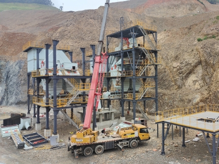 對比傳統水洗砂，制砂樓在占地面積、環保要求、生產效率、產品品質等方面均實現了全方位超越。它不僅解決了水洗砂 “占地大、污染重、靠天產、品質差” 的痛點，更契合了當前環保政策下的行業發展趨勢，成為制砂行業轉型升級的優選方案。無論是新建制砂項目，還是老舊水洗砂生產線改造，制砂樓都能帶來更高的經濟效益、環境效益和社會效益，助力從業者在激烈的市場競爭中搶占先機！